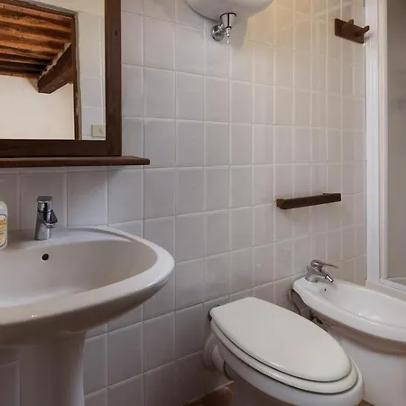 Borgo Vecchio مزرعة للإقامة Palazzuolo